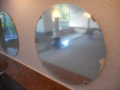 【鏡・ガラスの研磨】温泉大浴場の水垢・温泉垢のついた鏡の研磨