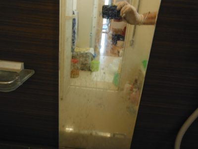 【鏡・ガラスの水垢研磨】浴室鏡の水垢を研磨で落とす